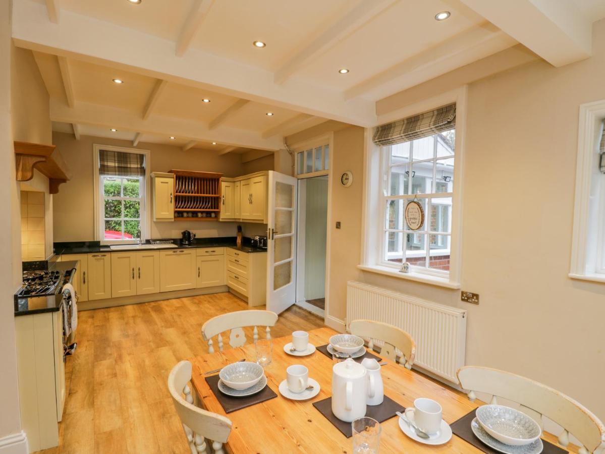 Villa 1 Deepdale Avenue à Scarborough Extérieur photo